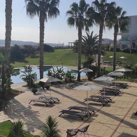 Marina View With Pool 아파트 *