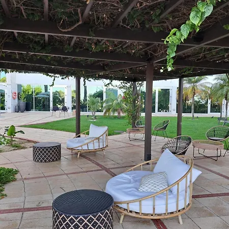 아파트 Marina View With Pool *